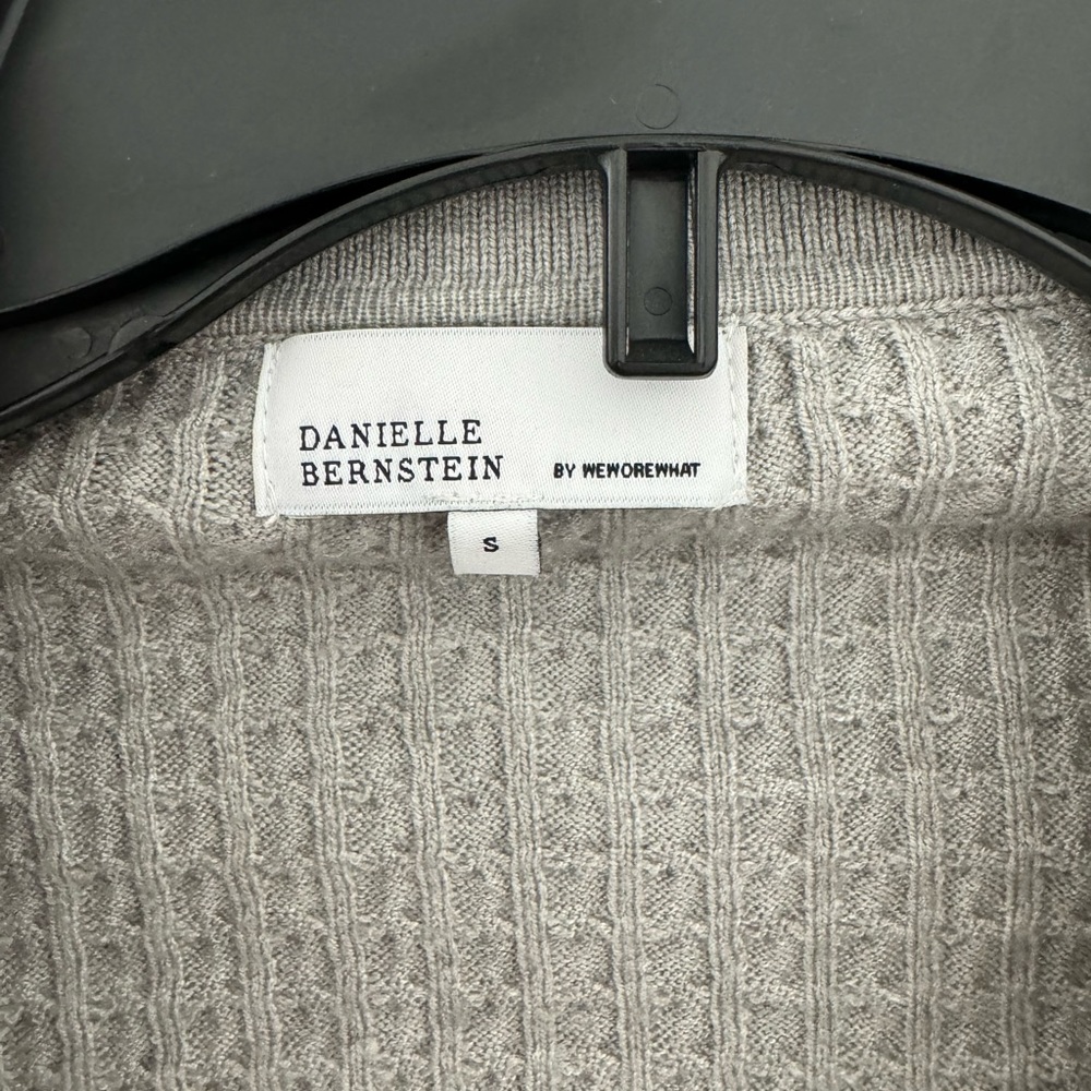We wore what cropped wrap sweater size small - Picture 4 of 4